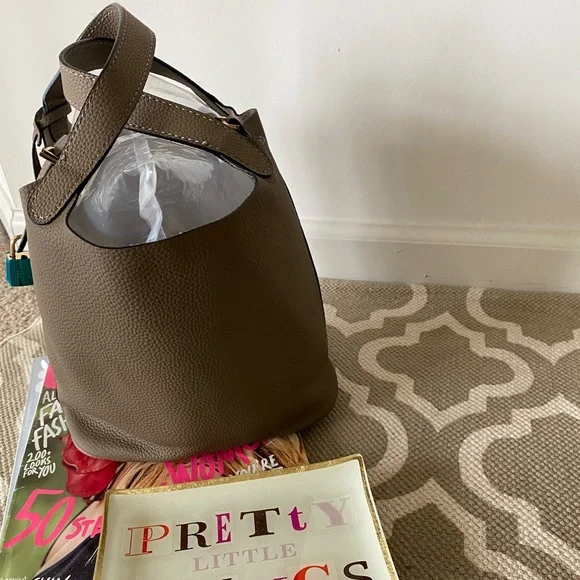 Soft leather bucket bag; NWOT - Picture 5 of 12